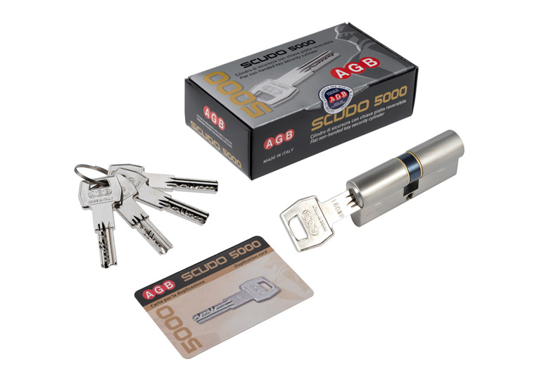 chiusura oscurante e barriera agli insetti